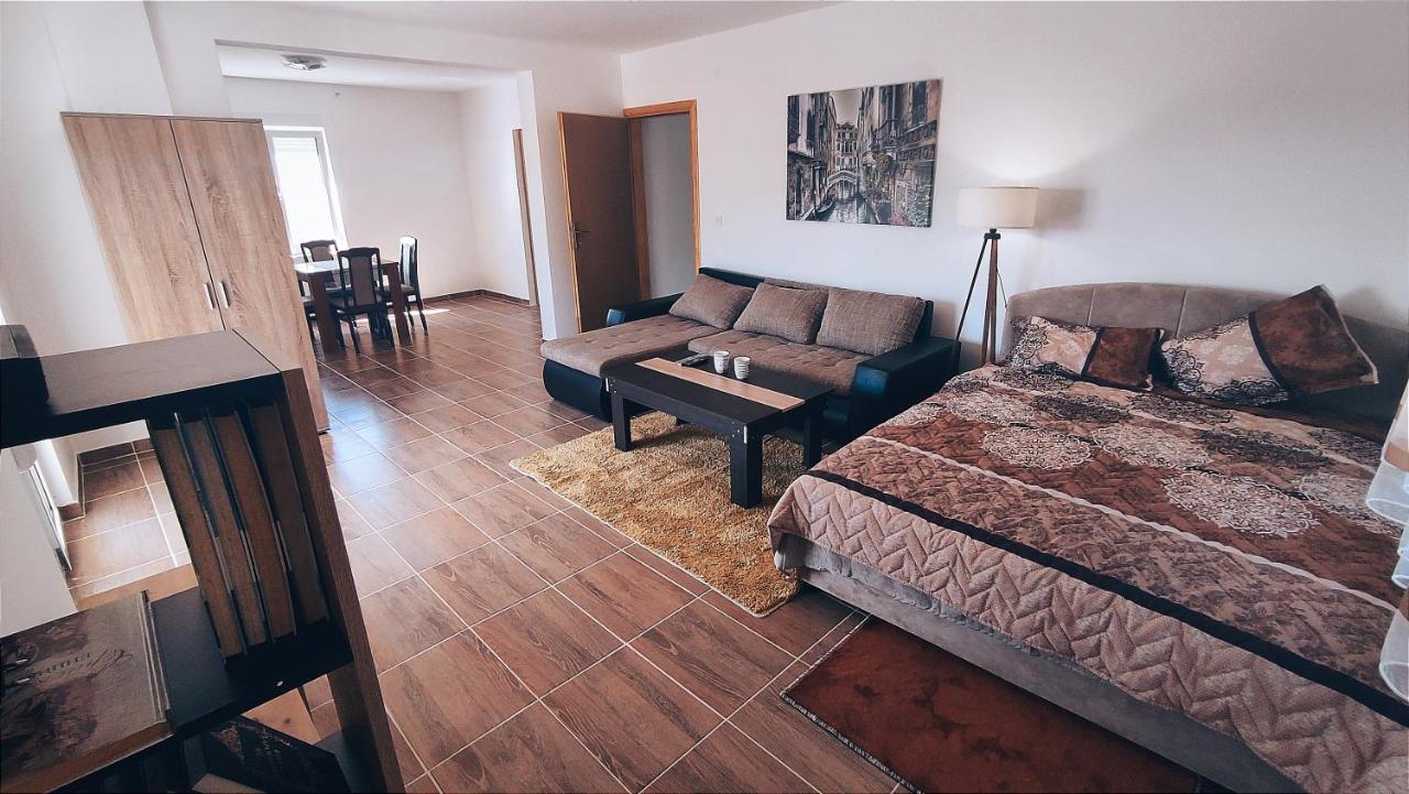 Apartman Venecija *